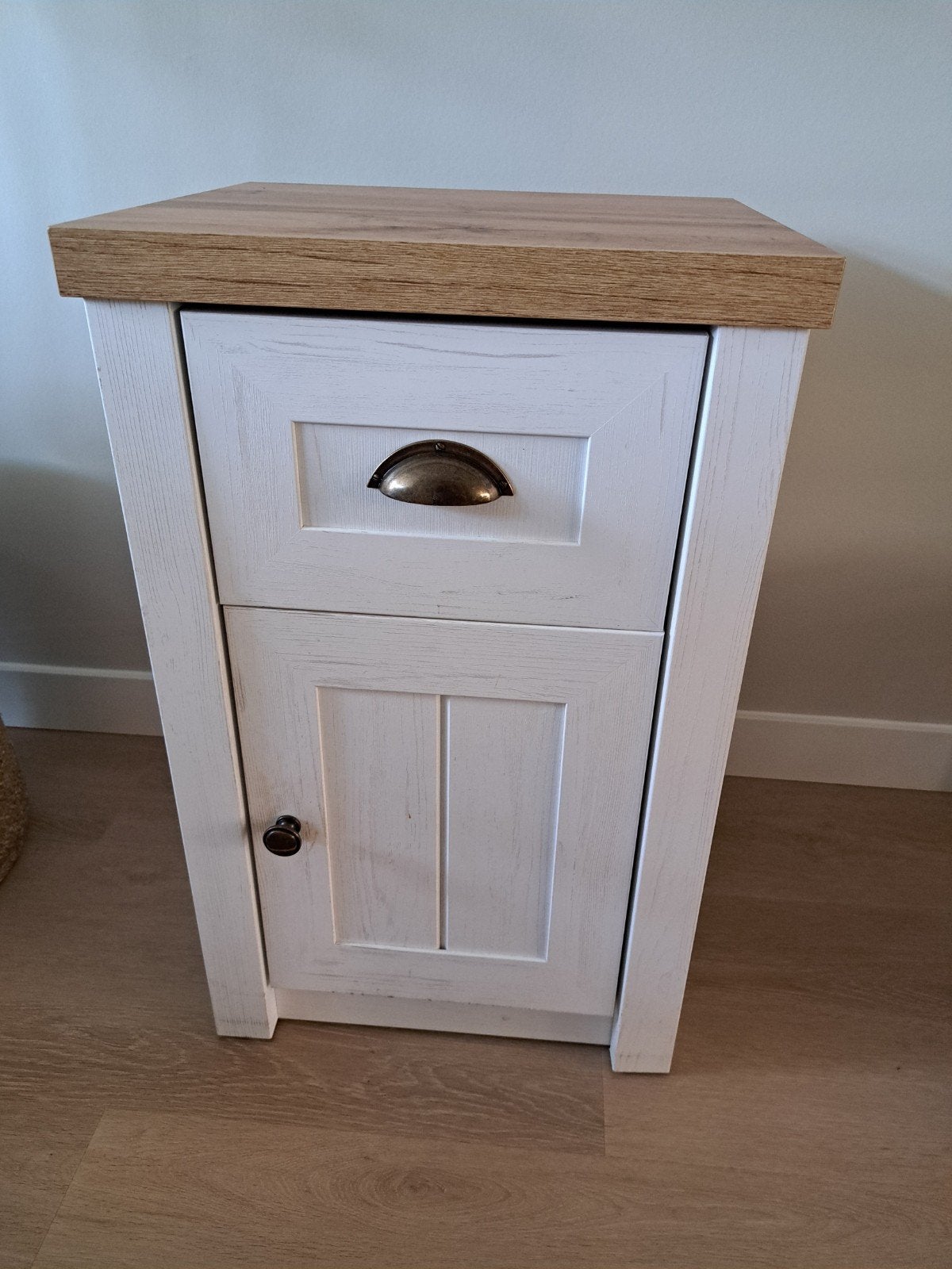Te koop nachtkastje/Bijzettafel met lade en deurtje, Ophalen of Verzenden