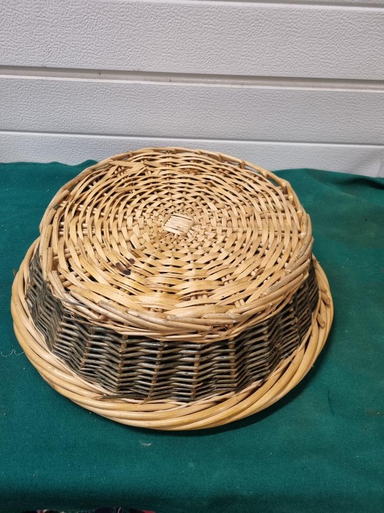 mand riet rond 2 kleurig groot, Huis en Inrichting, Woonaccessoires | Schalen en Manden, Ophalen of Verzenden, 'T Olde Gre-j, Info@toldegrej.nl