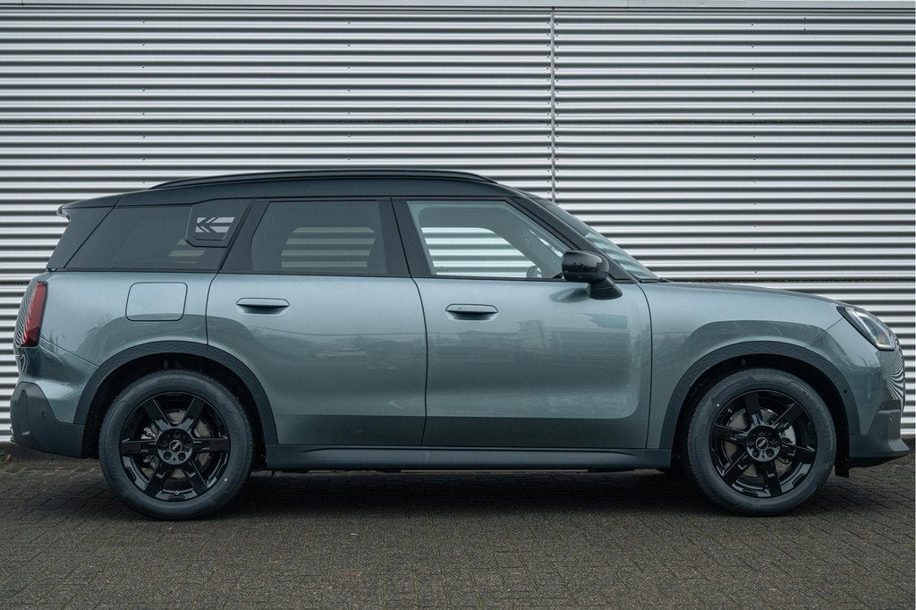 MINI Countryman E / Classic / Pakket L / 18" Asteroid Spoke, Stof, Zwart, Countryman, SUV of Terreinwagen