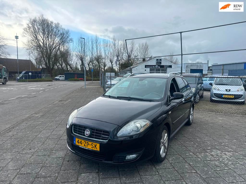 Fiat Croma 2.4 JTD Airco Cruise Leder Automaat!, Auto's, Gebruikt, 700 kg, Zwart, Bedrijf