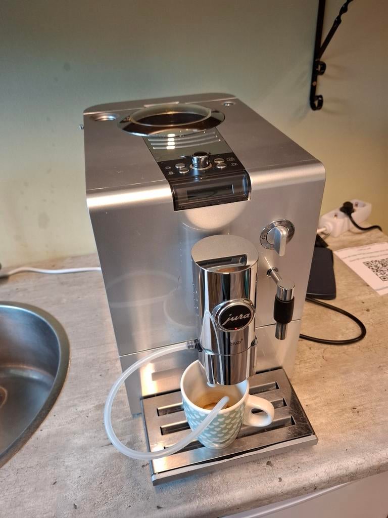 Jura ENA 9 koffiemachine - Schoon en klaar voor gebruik, Witgoed en Apparatuur, Koffiezetapparaten, Zo goed als nieuw, Koffiebonen