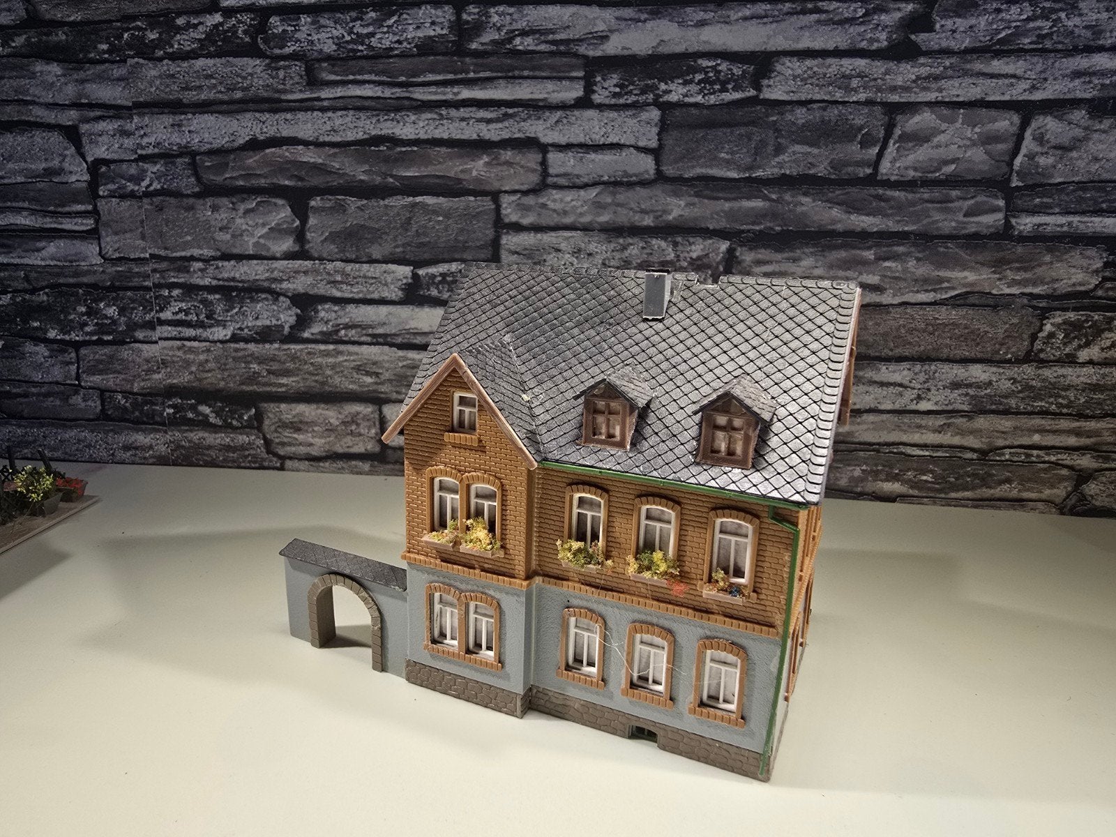 Auhagen H0 1:87 Bedrijfswoning 12258 modelspoor, Overige merken, Gebruikt, Gelijkstroom of Wisselstroom, Brug, Tunnel of Gebouw