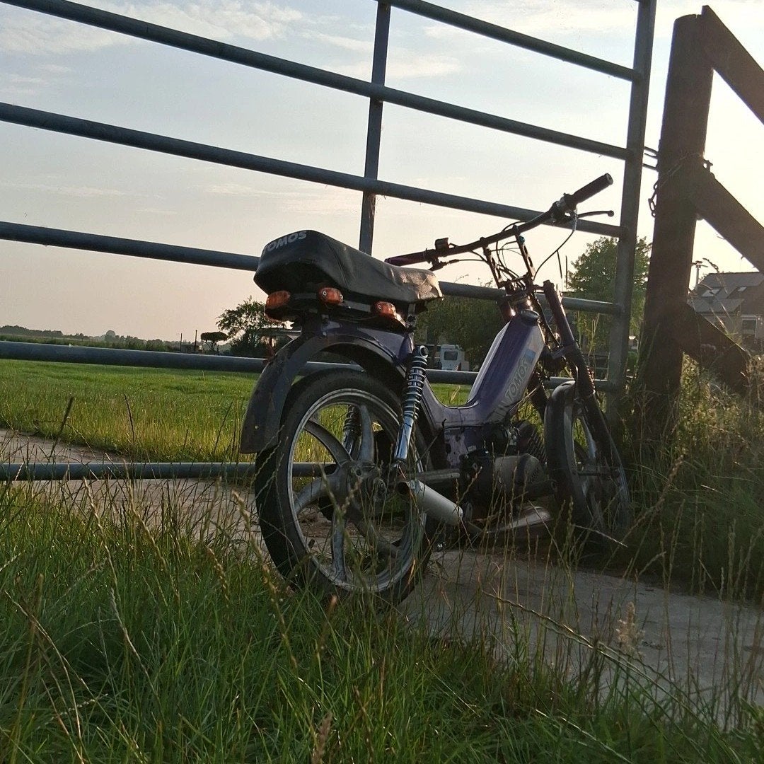 paarse tomos s25, Fietsen en Brommers, Ophalen, Gebruikt, Maximaal 45 km/u, 2 versnellingen
