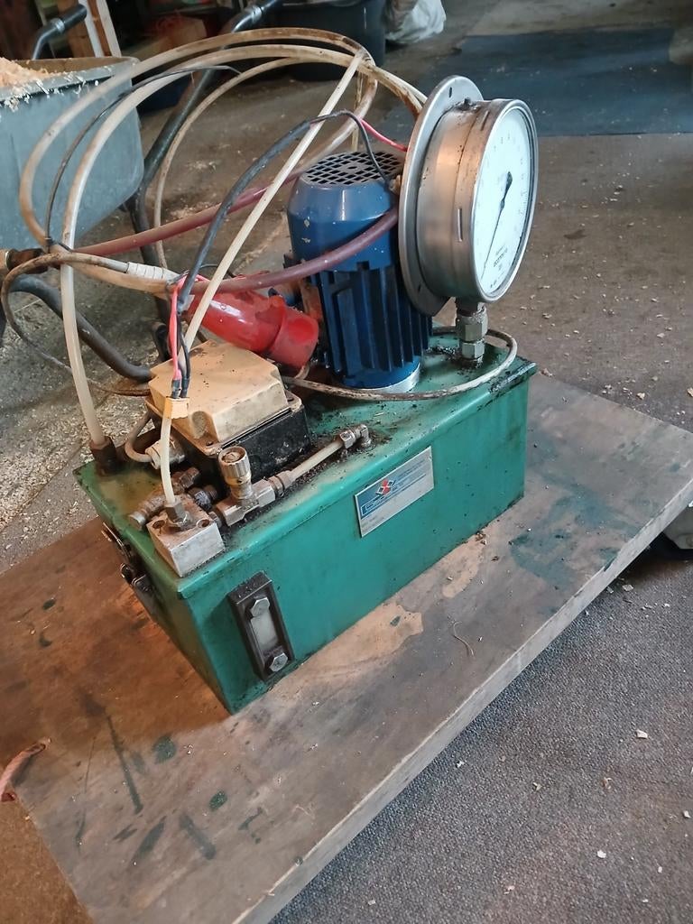 2 x hydrauliek pomp, Ophalen, Gebruikt