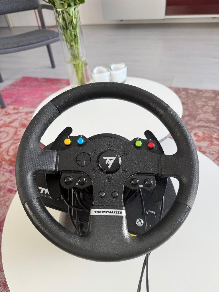 Thrustmaster TMX Forde Feedback, Spelcomputers en Games, Spelcomputers | Xbox | Accessoires, Ophalen, Zo goed als nieuw, Stuurtje of Sportattribuut