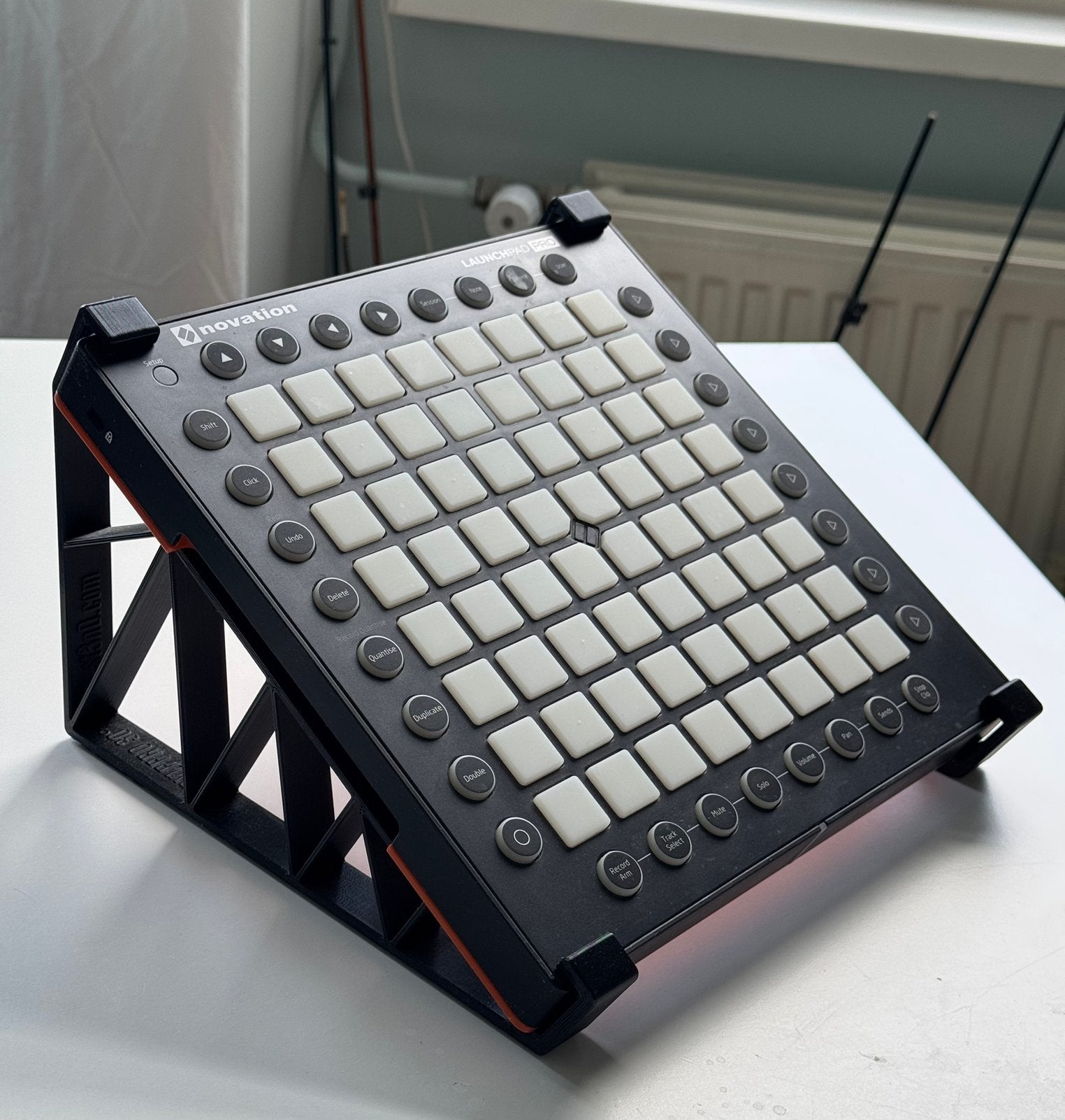 Novation Lunchpad Pro + Exclusief Stand, Ophalen, Zo goed als nieuw