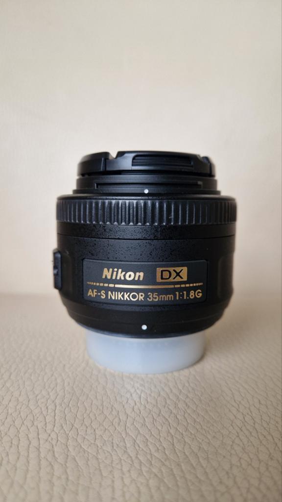Nikon AF-S DX NIKKOR 35mm f/1.8G Lens, Ophalen of Verzenden, Zo goed als nieuw, Standaardlens