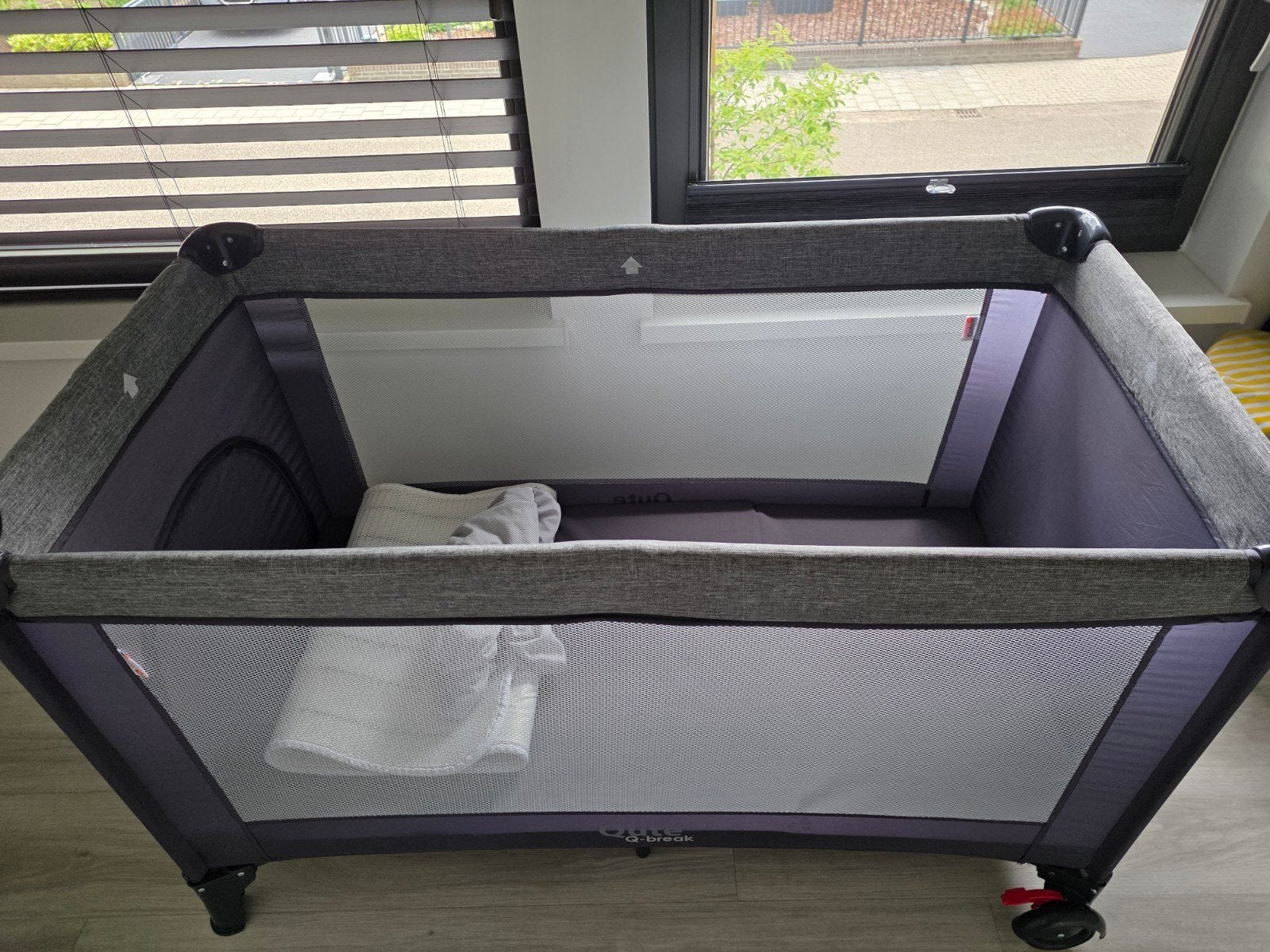 Compleet Qute Q-break campingbed met extra matras, Ophalen, Zo goed als nieuw, Reisbedje