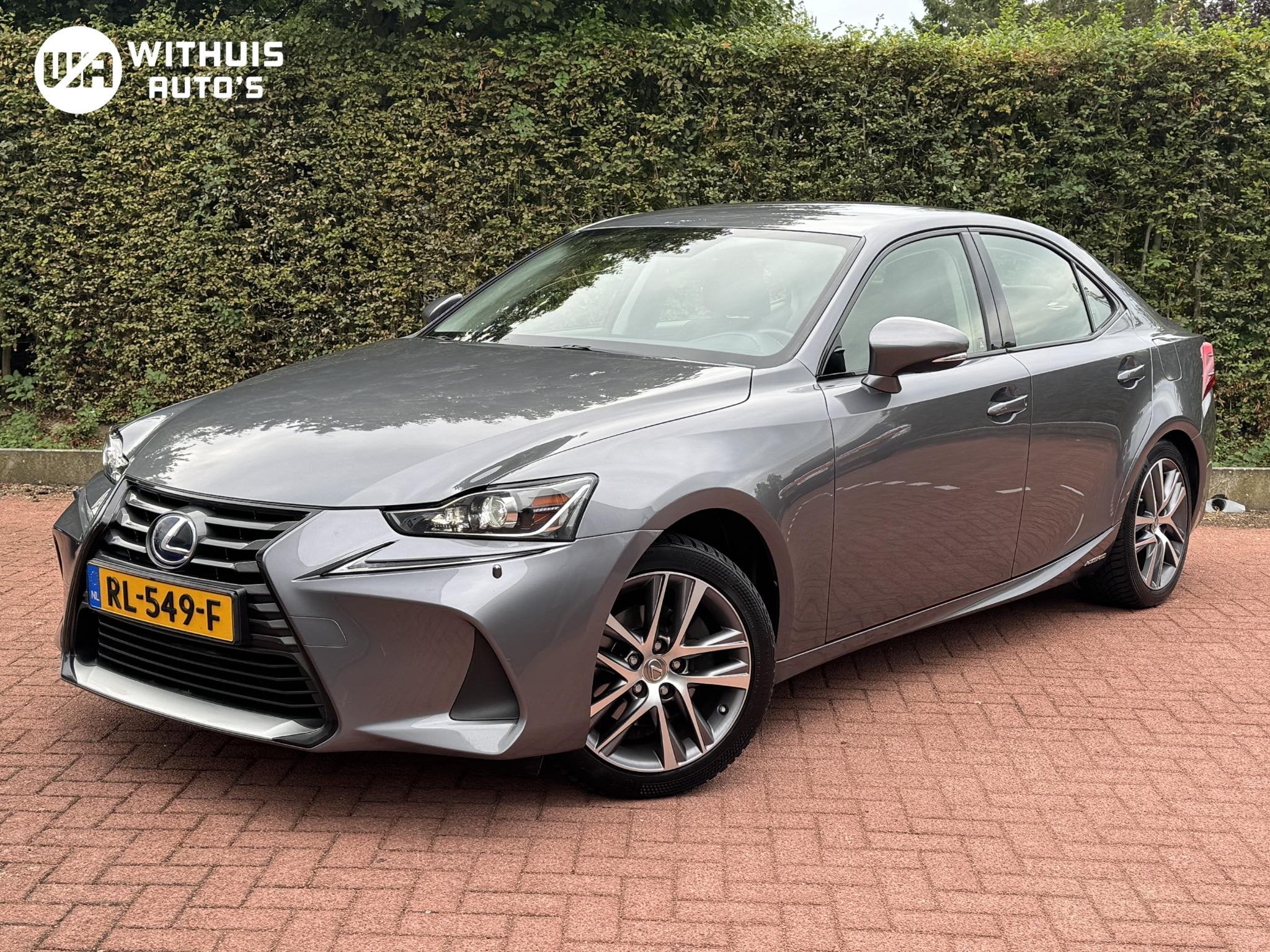 Lexus IS 300h Facelift *Nieuwe Beurt+HHC!* NAP Xenon, Auto's, Automaat, Gebruikt, 23 km/l, Origineel Nederlands