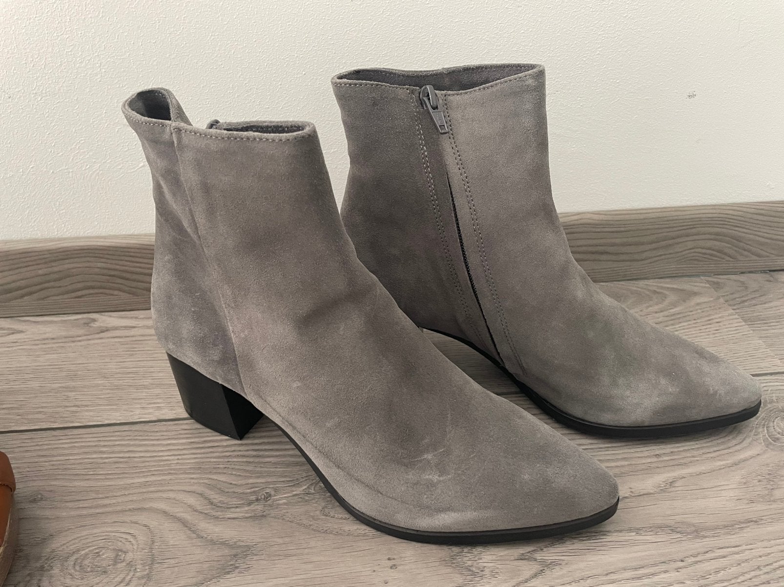 Suede laarsjes Copenhagen Studios mt. 39 nieuw, Kleding | Dames, Lage of Enkellaarzen, Nieuw, Ophalen of Verzenden, Grijs