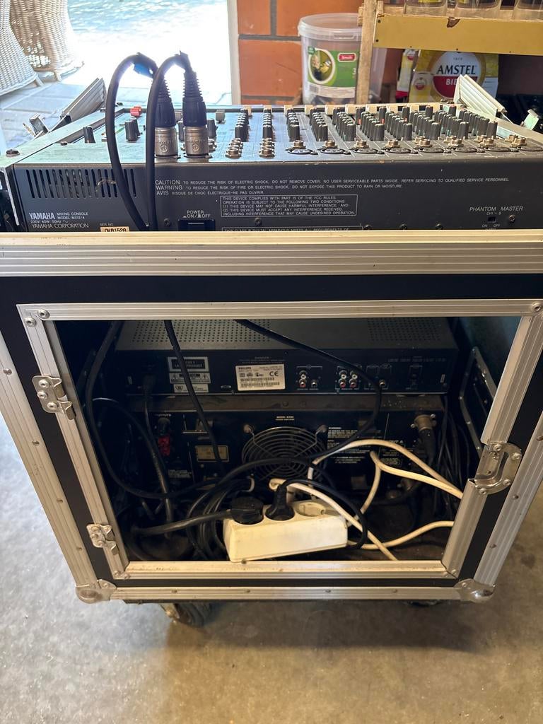 Foto 5 van Complete PA-set: JBL model 6290 versterker en Yamaha mixer