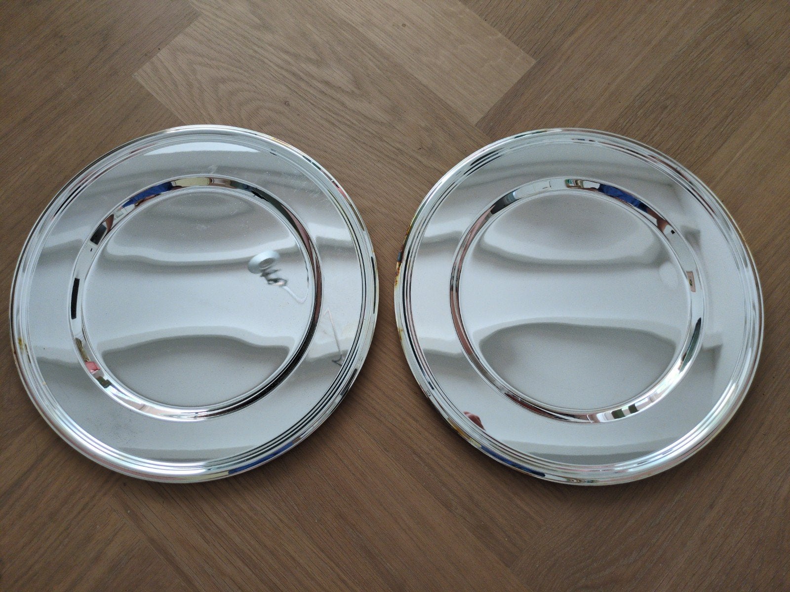 2 Nieuwe Verzilverde Onderborden - 33 cm Doorsnede, Huis en Inrichting, Keuken | Servies, Overige materialen, Nieuw, Ophalen of Verzenden