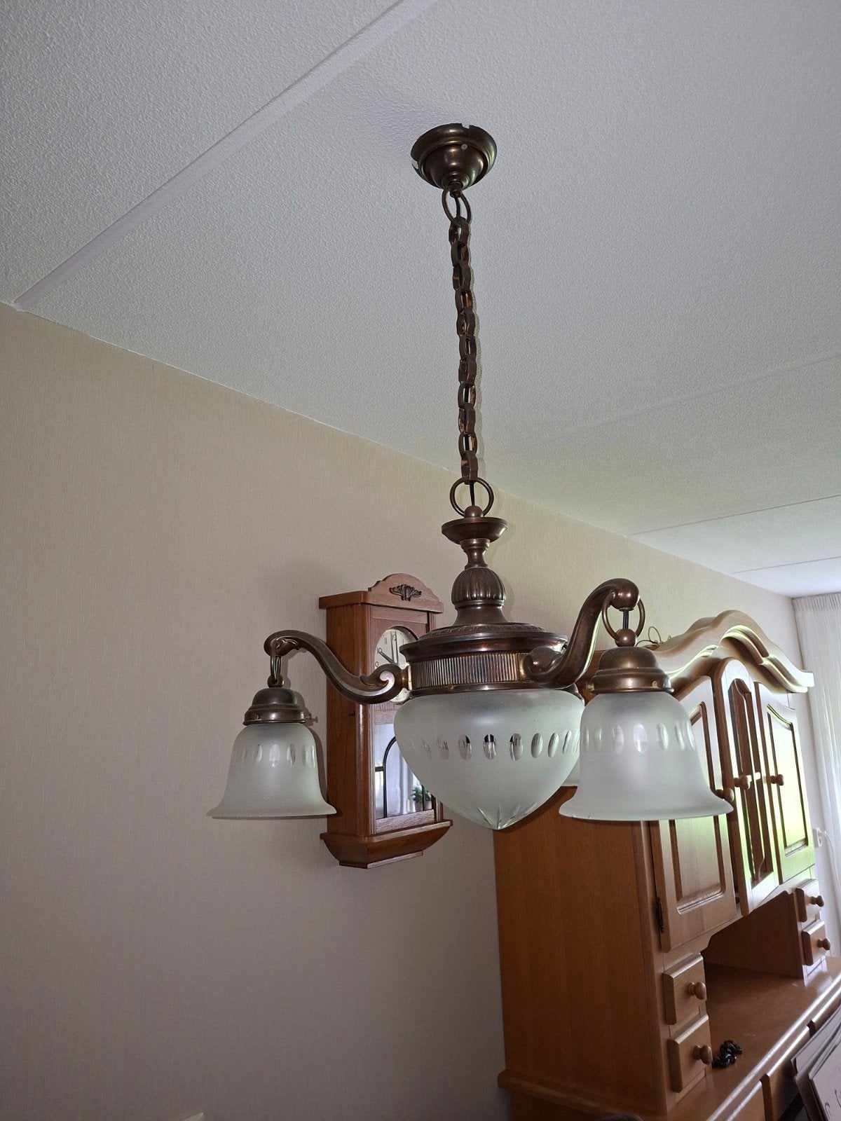 Antieke bronzen hanglamp met 3 glazen kappen, Ophalen, Gebruikt, Klassiek, Antiek, E27 (groot)