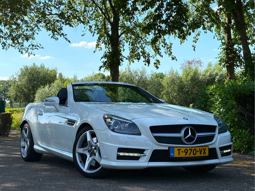 Mercedes-Benz SLK 200 AUT - AMG - AIRSCARF - DEALERONDERHOUD, Auto's, Mercedes-Benz, Automaat, Euro 5, Achterwielaandrijving, Gebruikt
