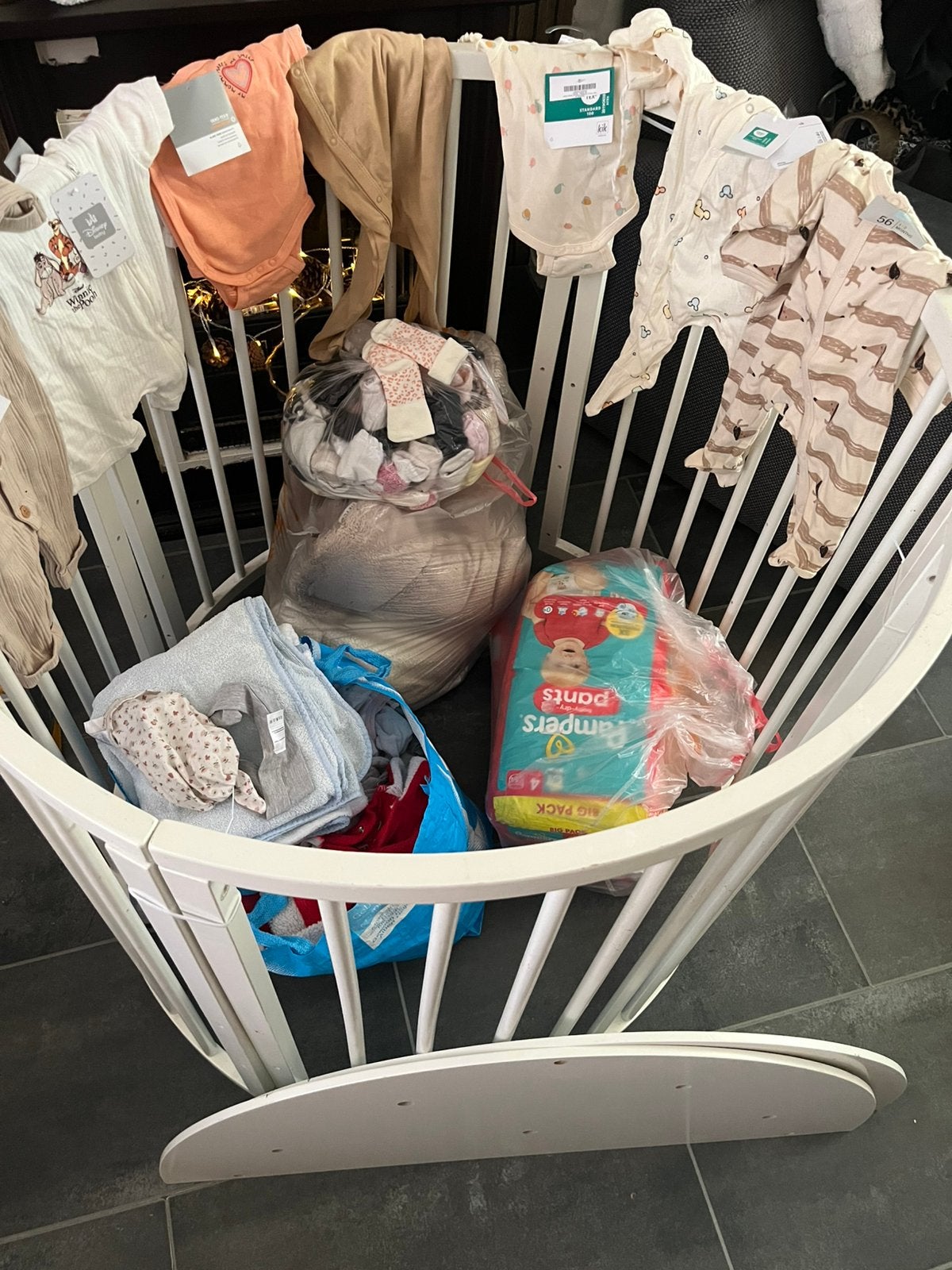 Baby box , en baby kleding ., Kinderen en Baby's, Ophalen, Zo goed als nieuw