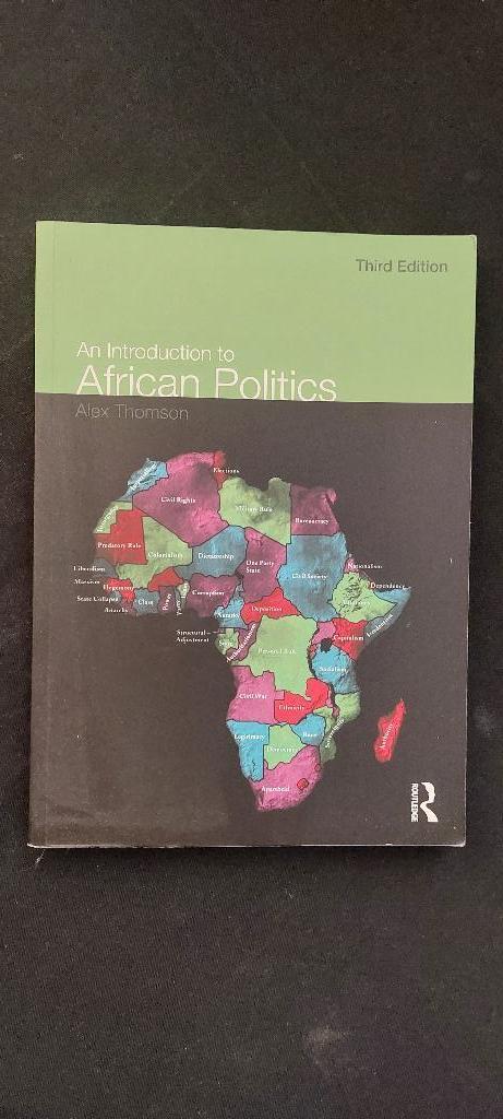An introduction to African politics, Boeken, Gelezen, Overige gebieden, Ophalen of Verzenden, Politiek en Staatkunde