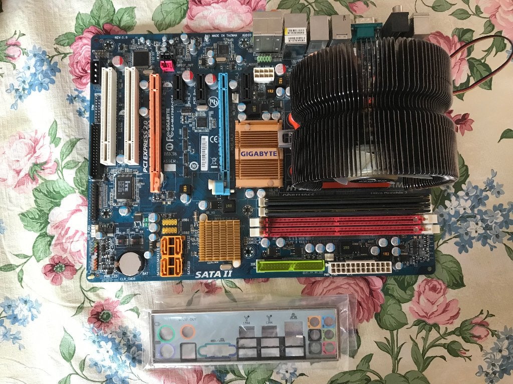 Gigabyte GA-MA790X-DS4 Moederbord met AMD Phenom II X4 - 4GB, Gebruikt, AM2+, Ophalen of Verzenden, DDR2