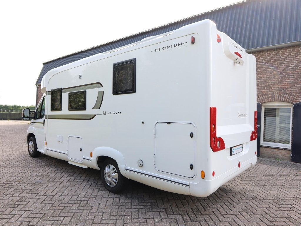Fleurette Florium 70 LMX queensbed | 1e eigenaar, Caravans en Kamperen, Campers, Ringverwarming, Fiat, Tot en met 2, 6 tot 7 meter