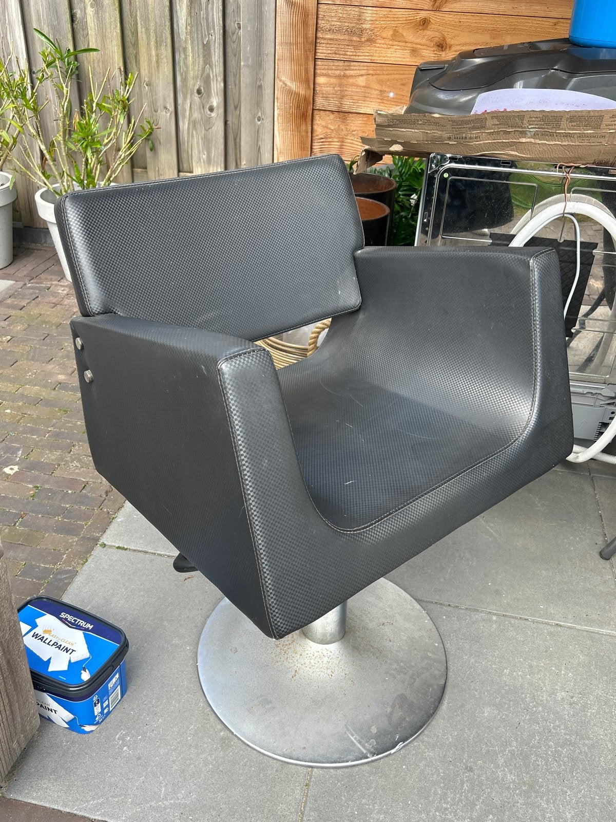 Grijs/zwarte kappersstoel met hydraulische pomp, Ophalen, Kunststof, Gebruikt, Zwart