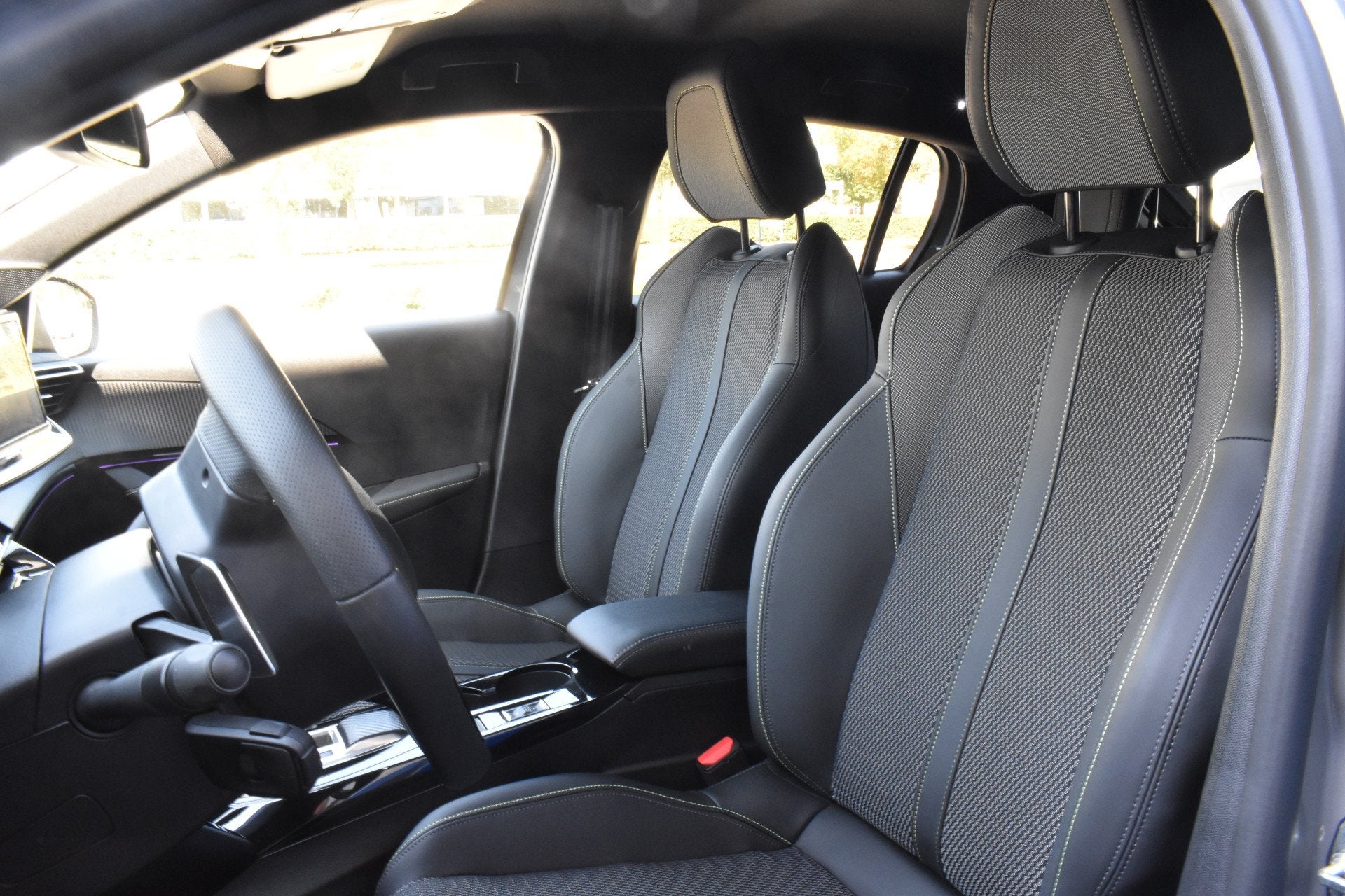Peugeot 208 Hybrid 110 e-DCS6 GT Navi | Airco | Keyless | 8, Dealer onderhouden, Gebruikt, 1199 cc, Hybride Elektrisch/Benzine