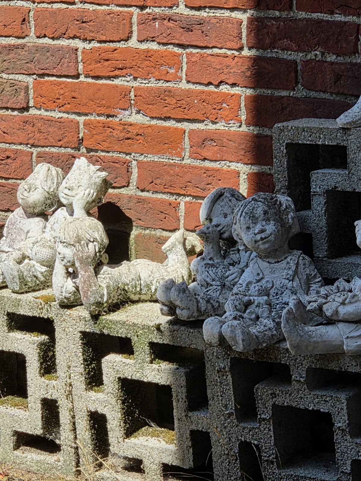 Betonnen tuinbeeldjes aangeboden, Tuin en Terras, Tuinbeelden, Ophalen, Gebruikt, Beton, Mensenbeeld