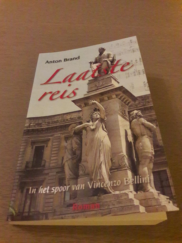 Boek Laatste reis ( Vincenzo Bellini), Ophalen of Verzenden, Zo goed als nieuw, Anton Brand