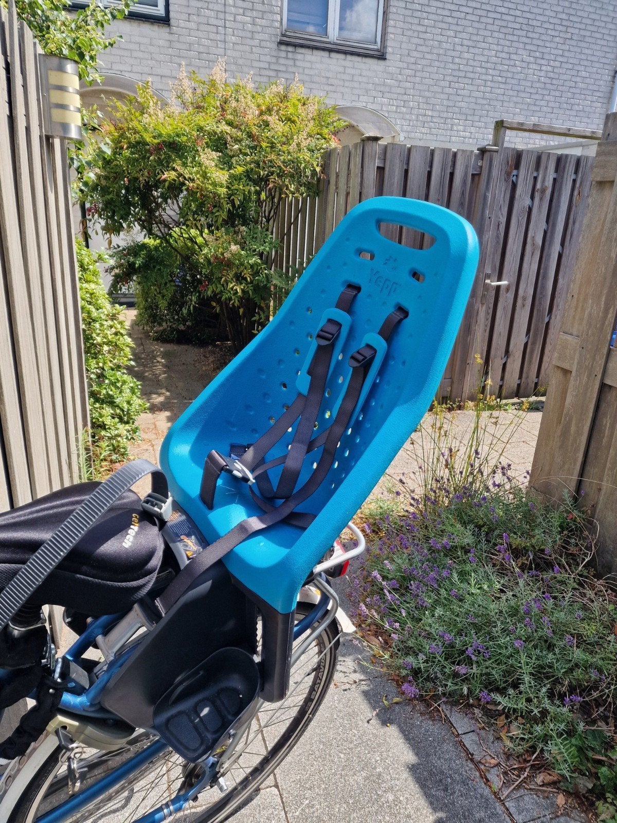 Thule Yepp Maxi Easyfit fietsstoeltje - Zo goed als nieuw, Fietsen en Brommers, Fietsaccessoires | Fietsstoeltjes, Ophalen, Achterzitje