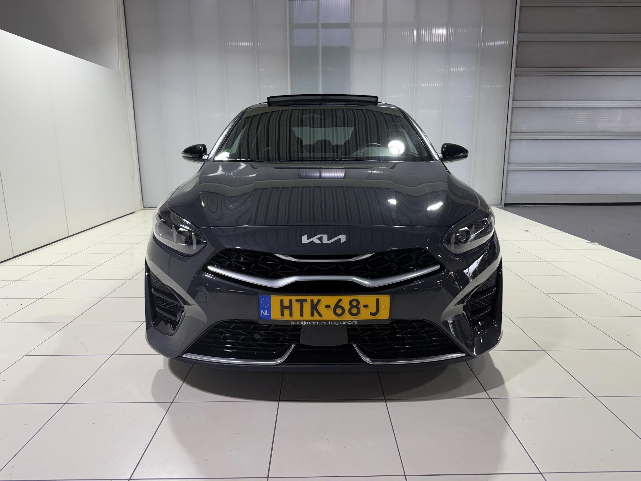 Kia Ceed 1.5 T-GDi GT-PlusLine AUTOMAAT, Schuif kantel dak,, Auto's, Gebruikt, Euro 6, 4 cilinders, Lichtsensor