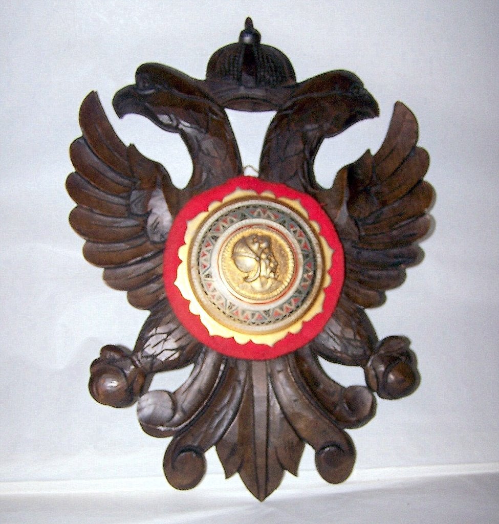 Houten dubbelkoppige adelaar met medaillon. Izgs., Ophalen of Verzenden