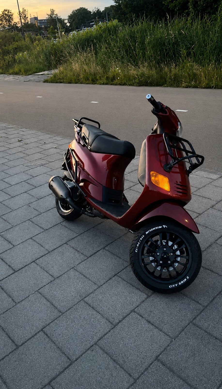 Piaggio Fastrider 125 cc, Fietsen en Brommers, Ophalen, Zo goed als nieuw, Tweetakt