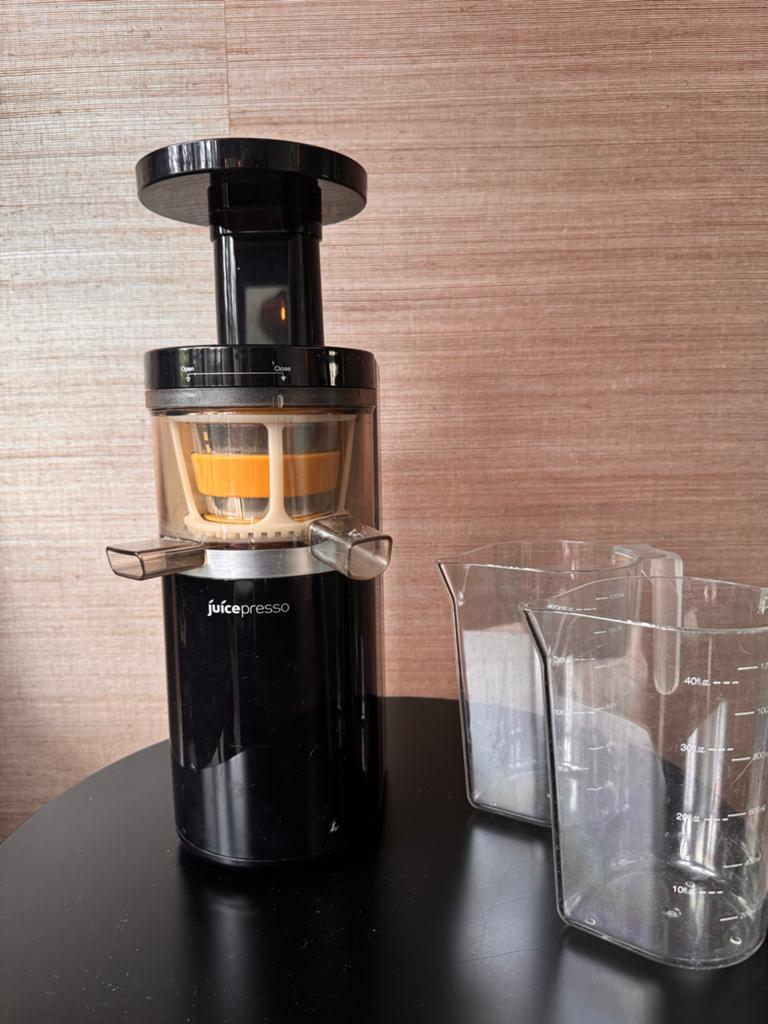 Coway Slowjuicer - Juicepresso CJP01, Witgoed en Apparatuur, Ophalen, Gebruikt, Elektrisch, Slowjuicer