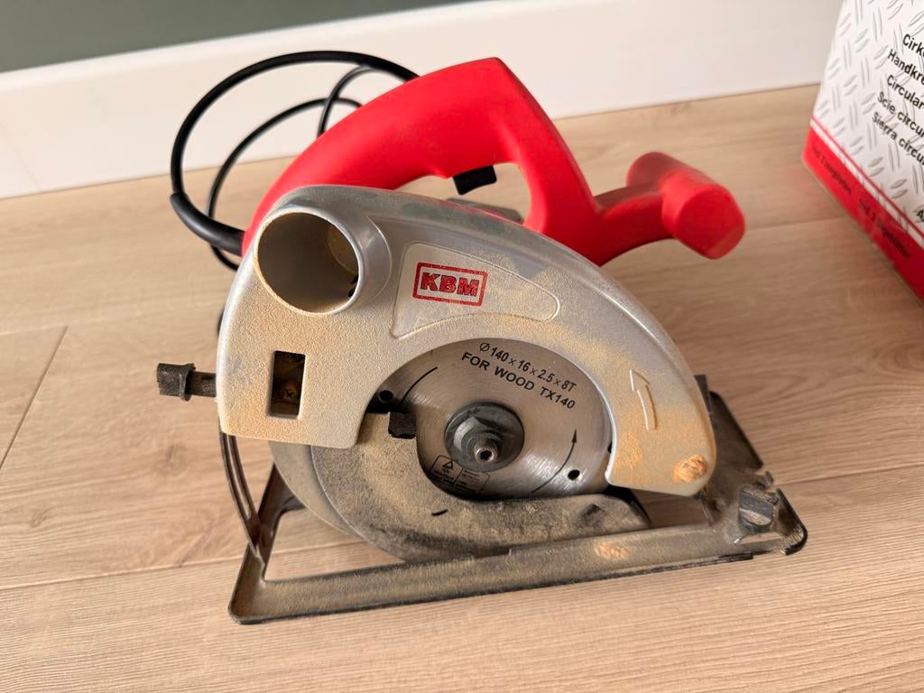 KBM Cirkelzaag, Doe-het-zelf en Verbouw, Gebruikt, Cirkelzaag, 600 tot 1200 watt, Ophalen of Verzenden