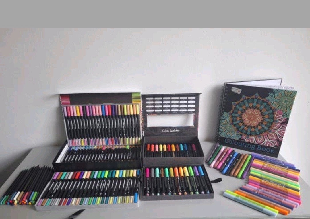 Kleur spullen, Hobby en Vrije tijd, Tekenen, Ophalen, Zo goed als nieuw, Potlood of Stift