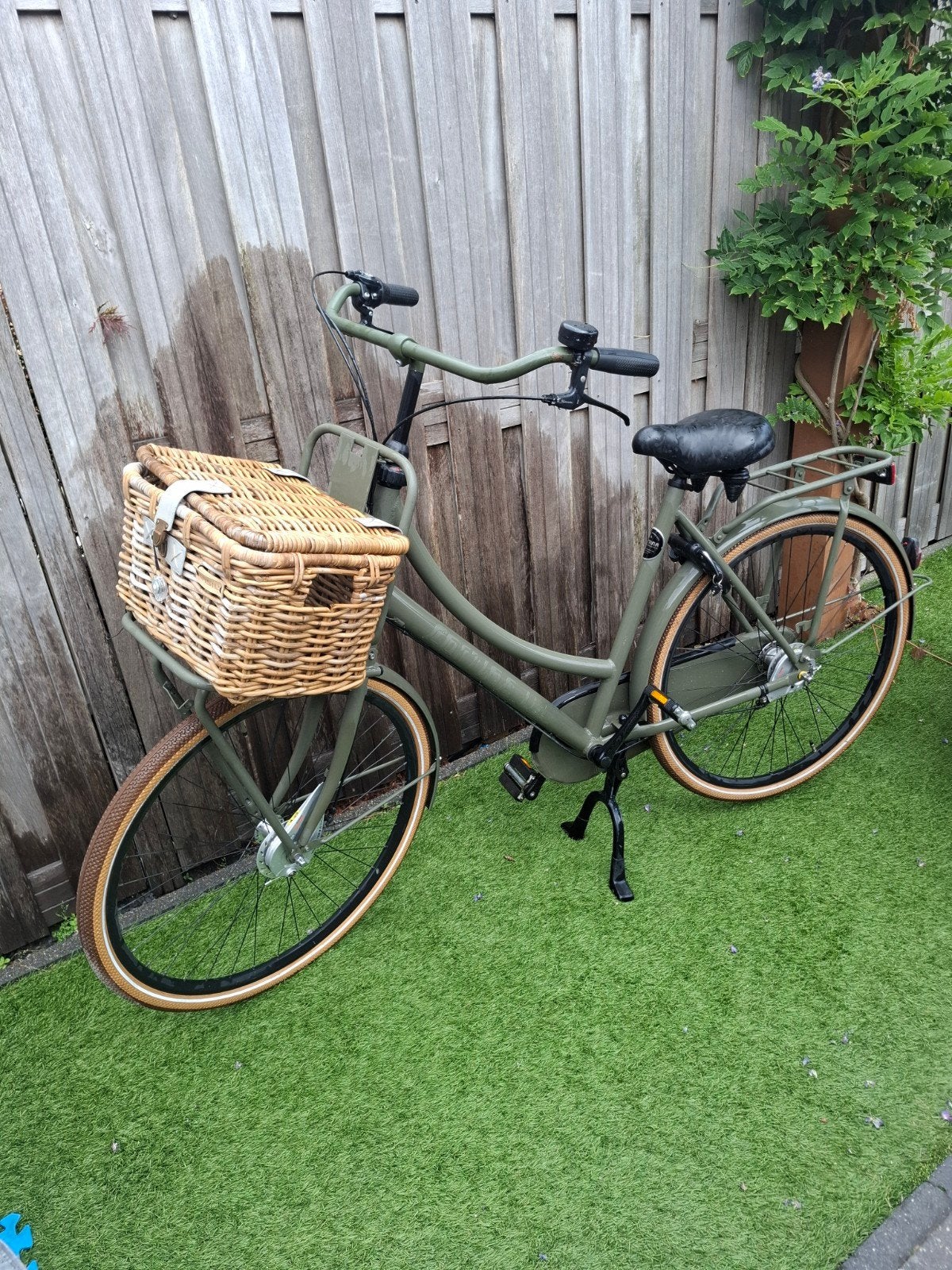 Cortina U4 Transportfiets - Olijfgroen met mand, Fietsen en Brommers, Fietsen | Dames | Damesfietsen, Gebruikt, Overige merken