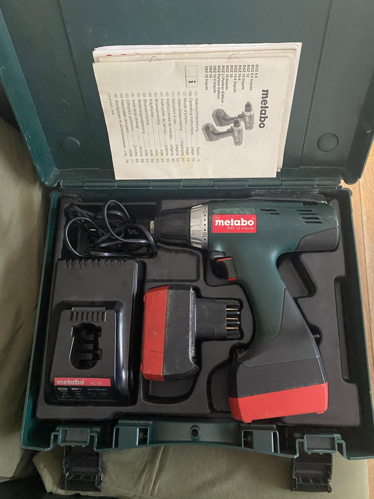 Metabo BSZ 12 Impuls Boor-/Schroefmachine met Accu en Lader, Gebruikt, Variabele snelheid, Ophalen of Verzenden, Boor- en Schroefmachine