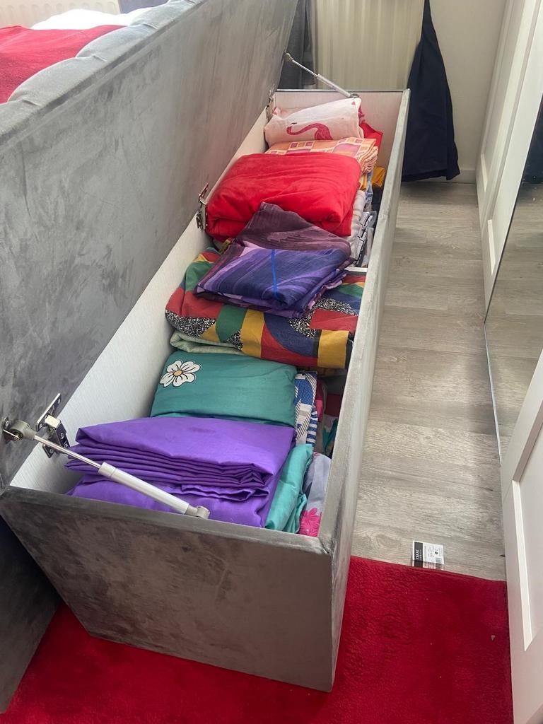 Zo goed als nieuwe antraciete bedbank/opbergbox, Huis en Inrichting, Ophalen