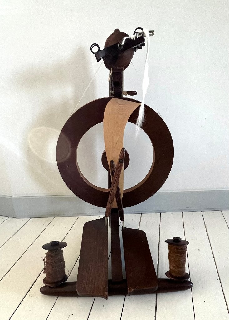 Kromski Fantasia walnut spinnewiel incl toebehoren, Ophalen, Gebruikt, Spinnewiel