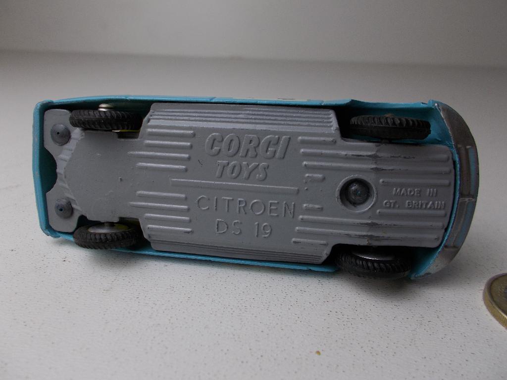 1965 Corgi Toys 323 CITROEN DS 19 "MONTE CARLO". I.z.g.st., Ophalen of Verzenden, Zo goed als nieuw, Auto, Corgi