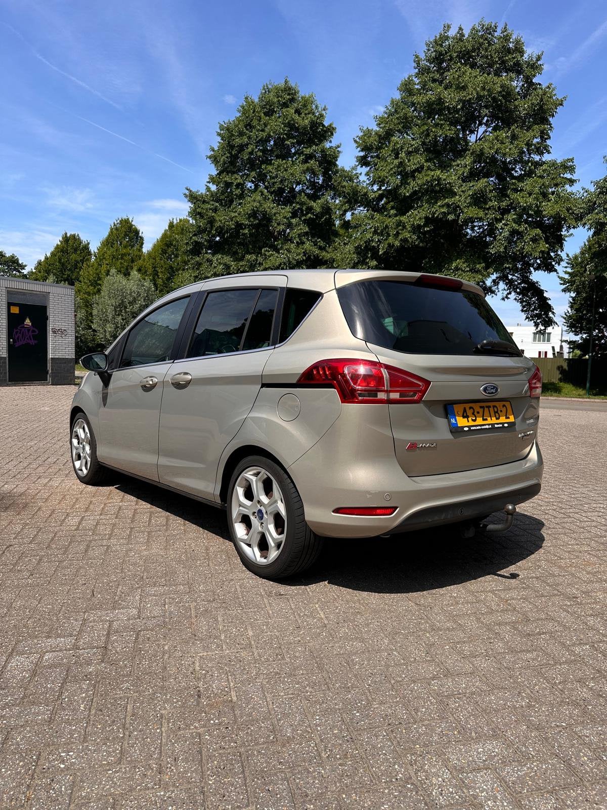 Ford B-Max 1.0 EcoBoost Titanium |Pano|Stoelverw|APK 08-2027, Auto's, Ford, Voorwielaandrijving, 750 kg, 100 pk, Origineel Nederlands