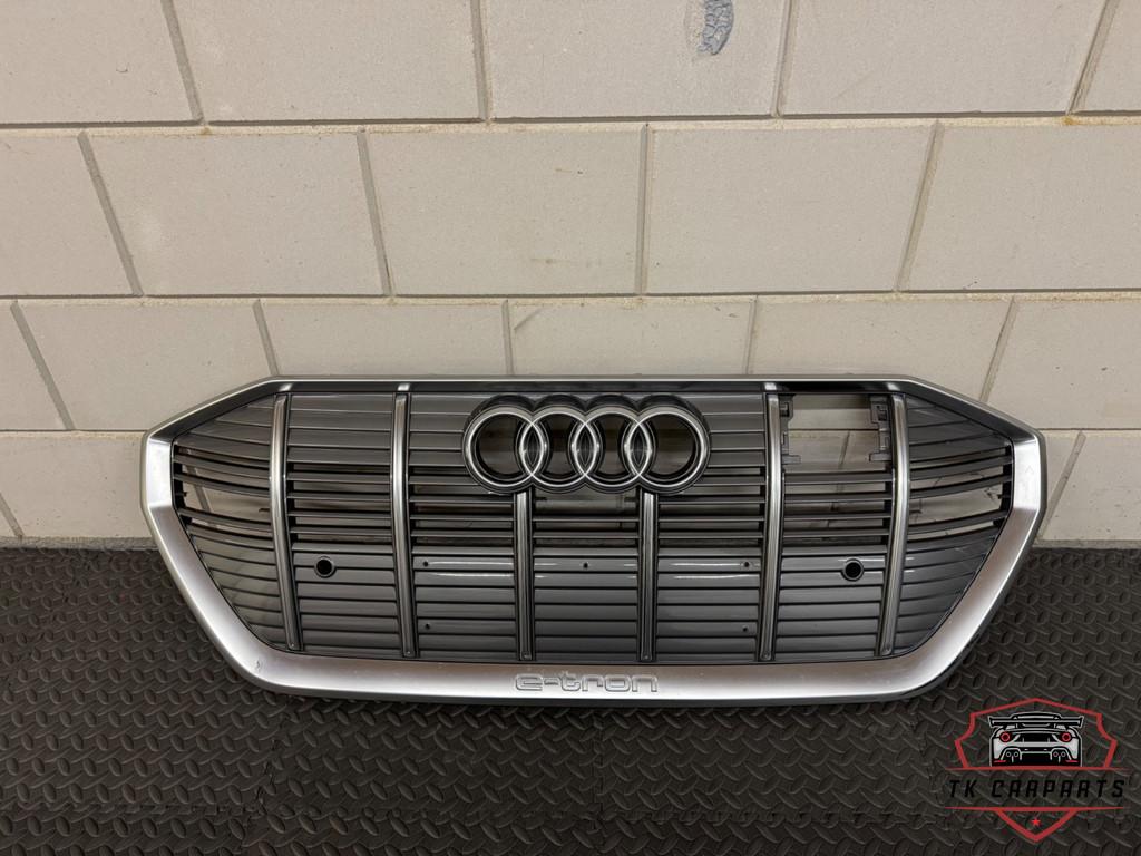 Audi E-tron grille 4ke853651 A/B/C, Auto-onderdelen, Gebruikt, Voor, AUDI AG, Auto-Union-Strasse 1
85045  Ingolstadt, DE