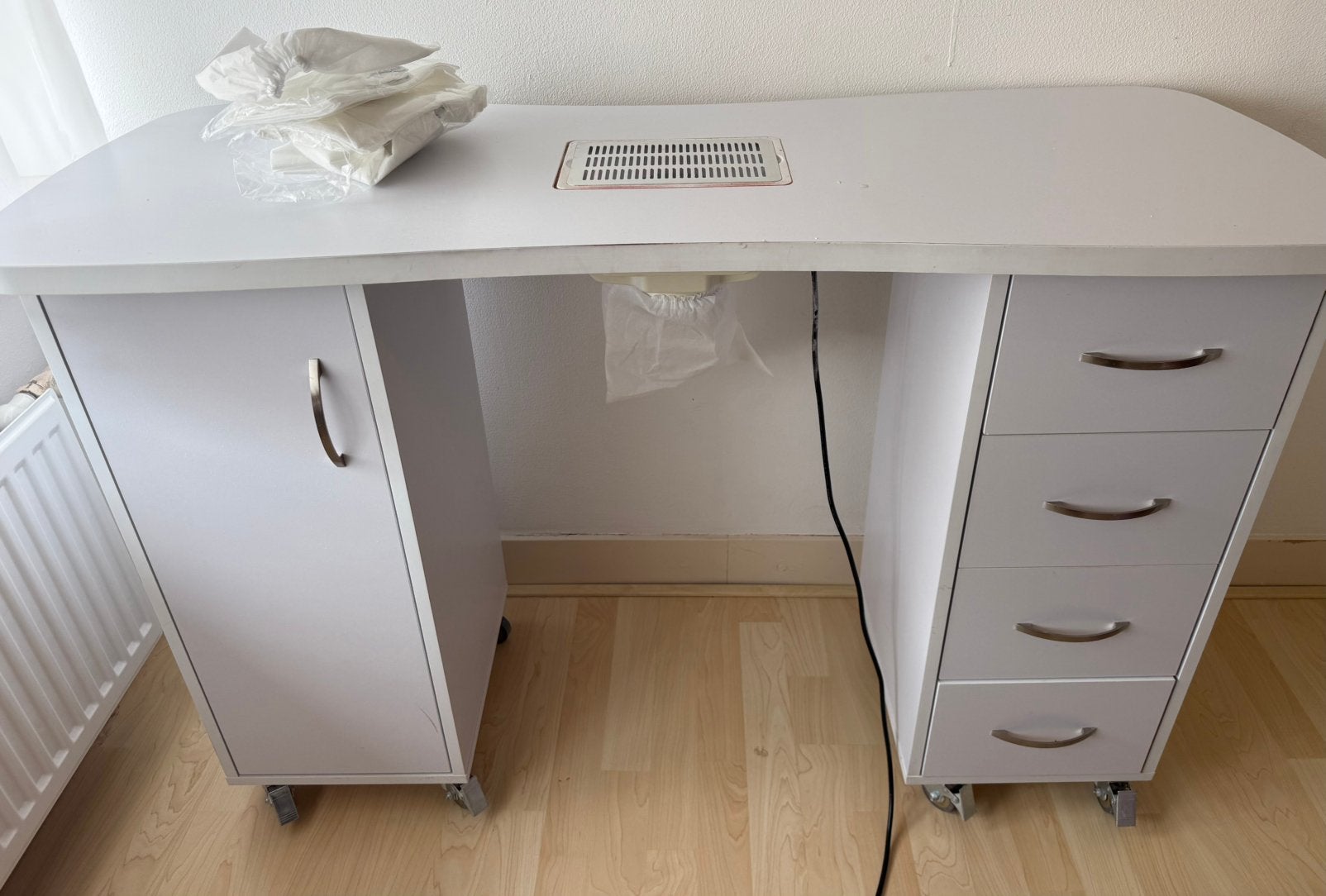 Nagel tafel met afzuiging, Huis en Inrichting, Ophalen of Verzenden, Zo goed als nieuw