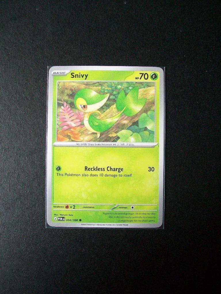 9495. Nieuwe Pokemon Kaart SNIVY HP 70 (004/088), Verzenden, Nieuw, Losse kaart, Foil
