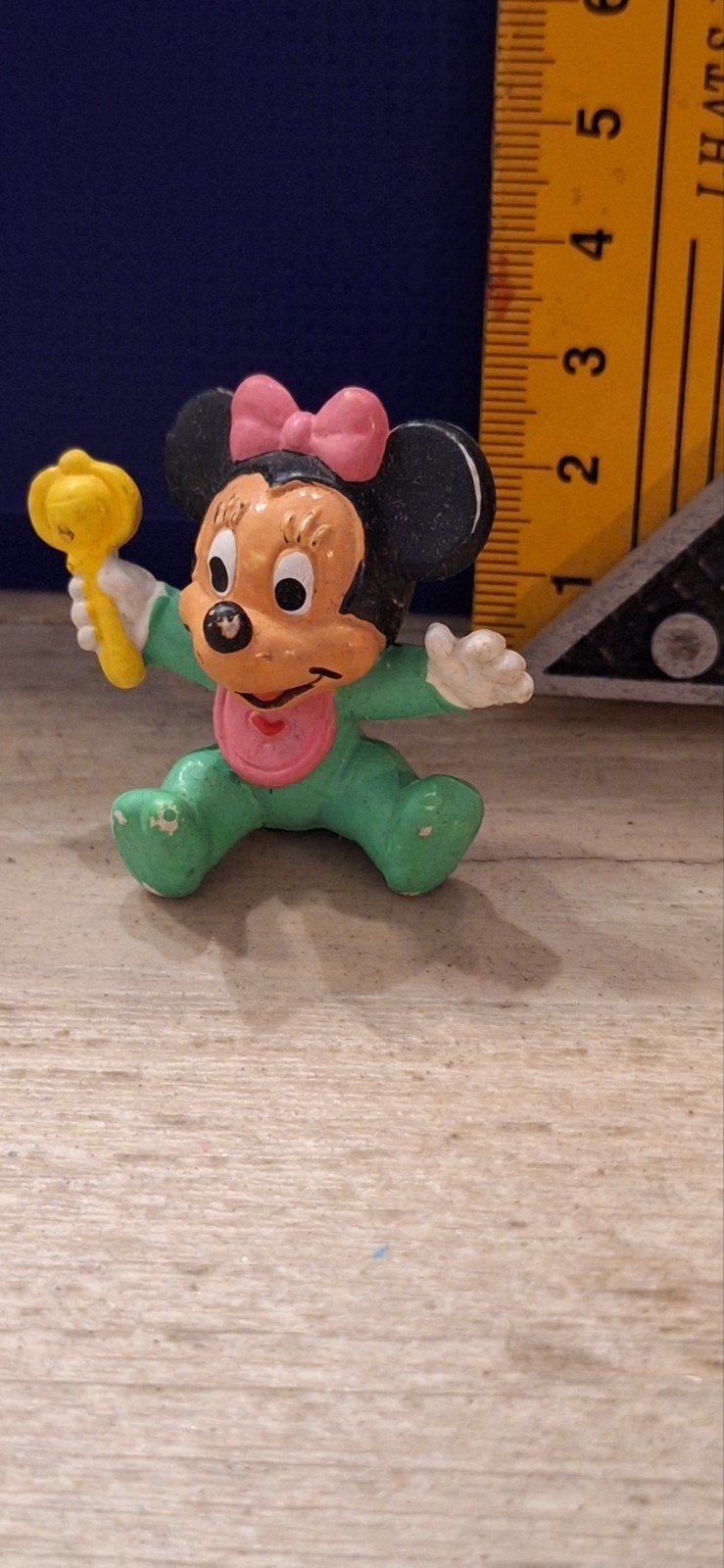 Minnie mouse baby poppetje Uit 1985 (1625), Verzamelen, Duitsland, Beeldje of Figuurtje, ., Ophalen of Verzenden