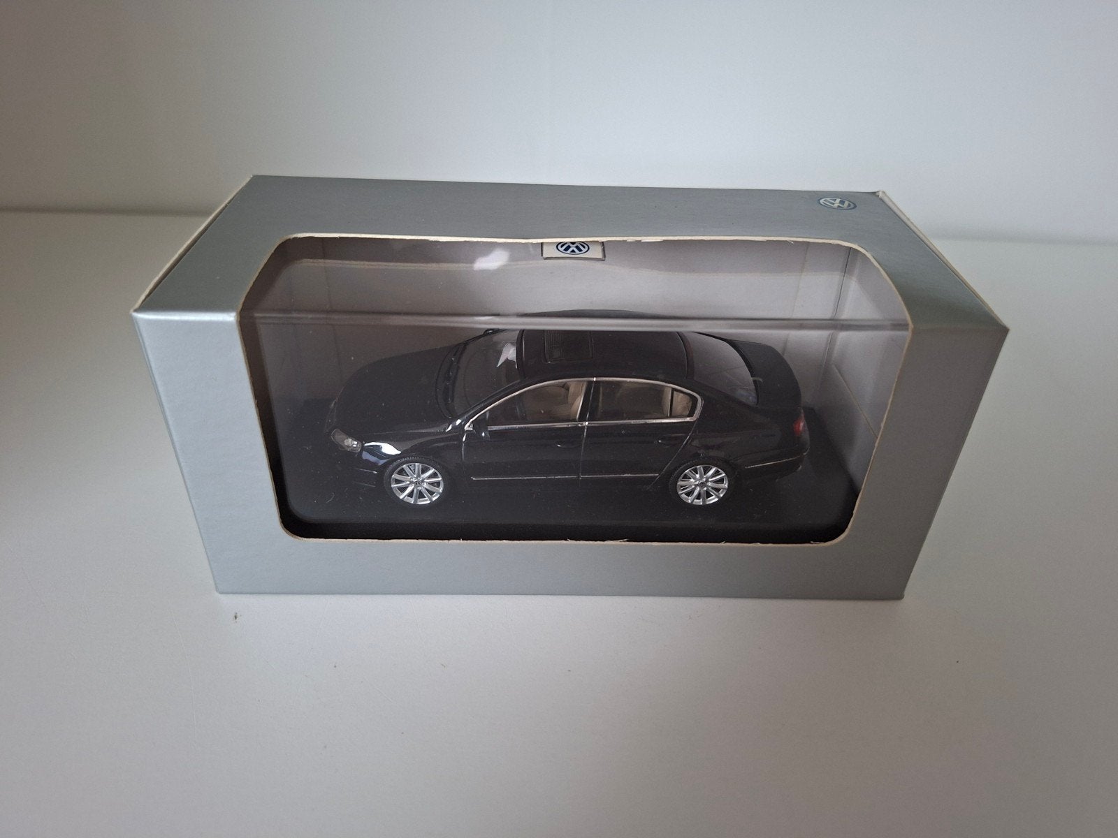 volkswagen Passat minichamps, Ophalen of Verzenden, Zo goed als nieuw, Auto, MiniChamps