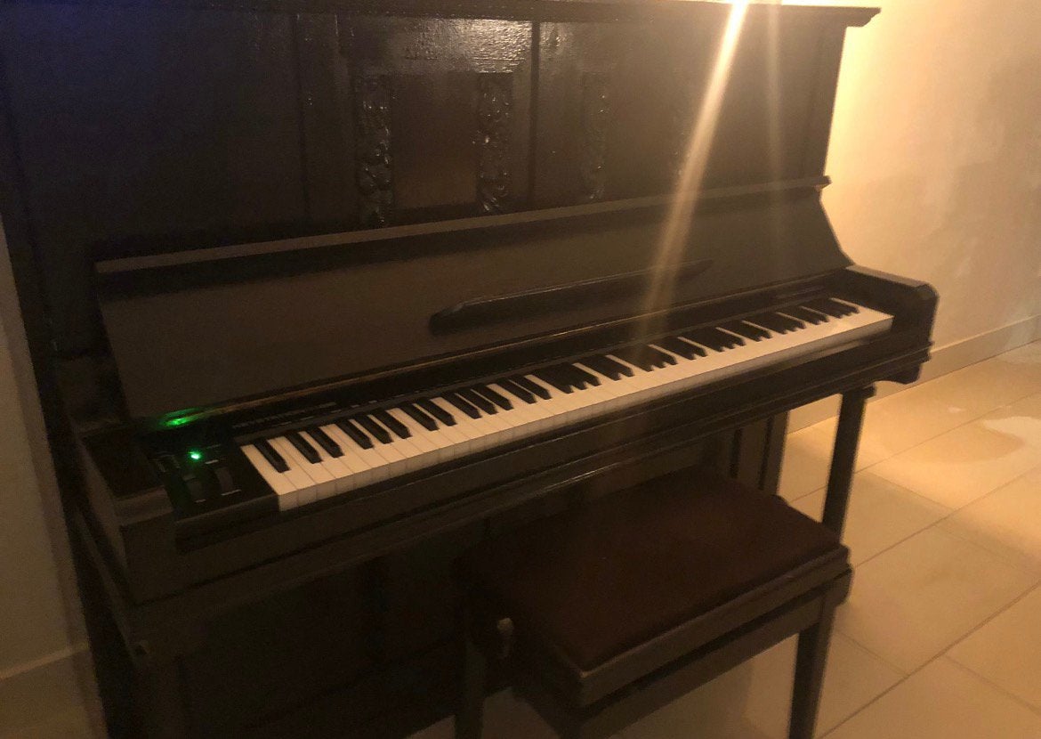 Piano met keyboard station inside!, Muziek en Instrumenten, Ophalen, Gebruikt, Zwart