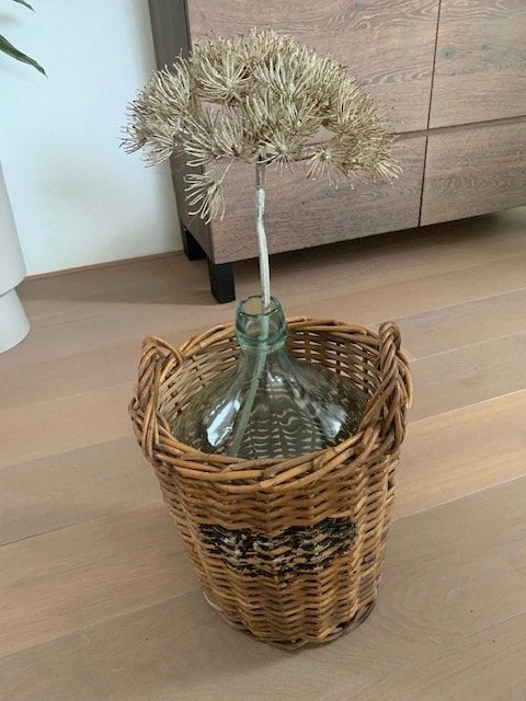 Vintage mand met fles, Ophalen