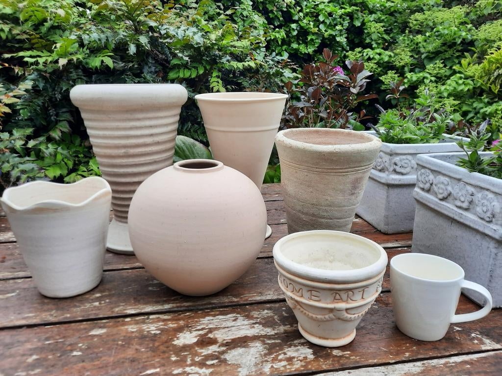 Prachtige set 6 lichtgekleurde aardewerk bloempotten, Tuin en Terras, Bloempotten, Ophalen, Rond, Zo goed als nieuw, Aardewerk