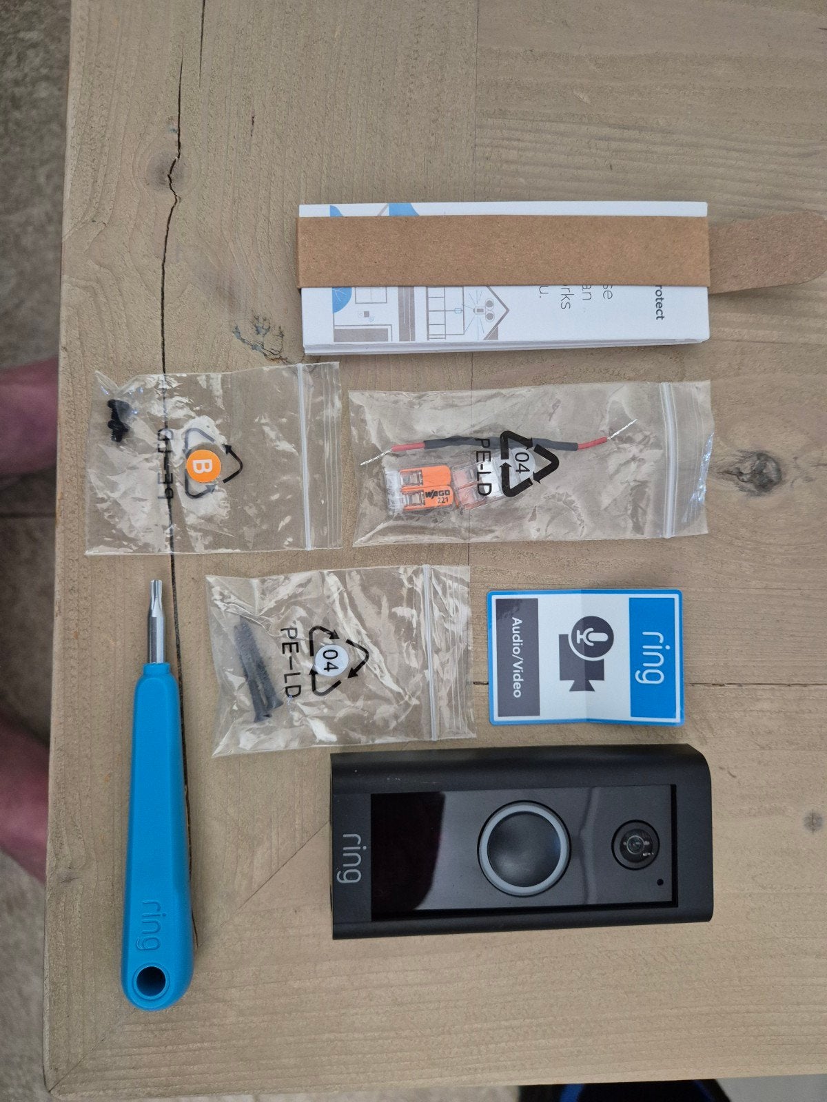 Ring Video Deurbel - Nieuwstaat met accessoires, Ophalen of Verzenden, Zo goed als nieuw, Buitencamera