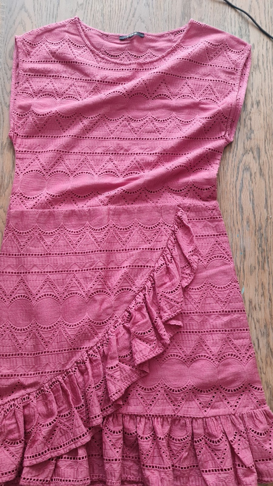 Nikkie jurk roze met ruches - Maat 36 (S), Ophalen of Verzenden, Zo goed als nieuw, Nikkie, Roze