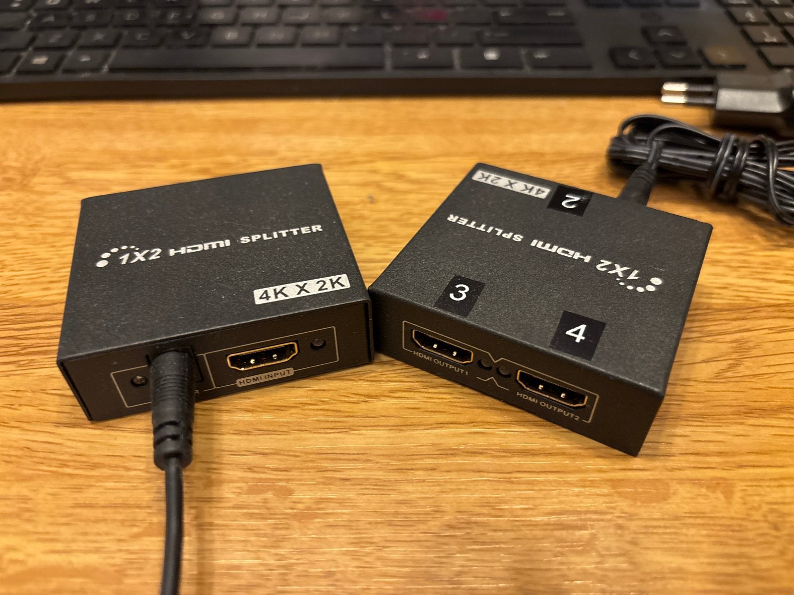 1x2 HDMI Splitter 4K x 2K, Ophalen of Verzenden, Zo goed als nieuw, Minder dan 2 meter, Overige kabels